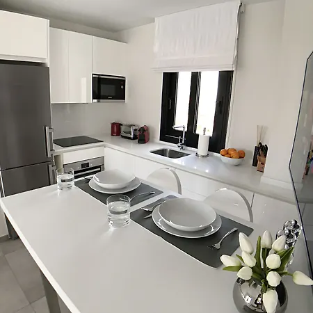 Apartahotel In Puerto Banus Marbella