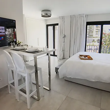 Apartahotel In Puerto Banus
